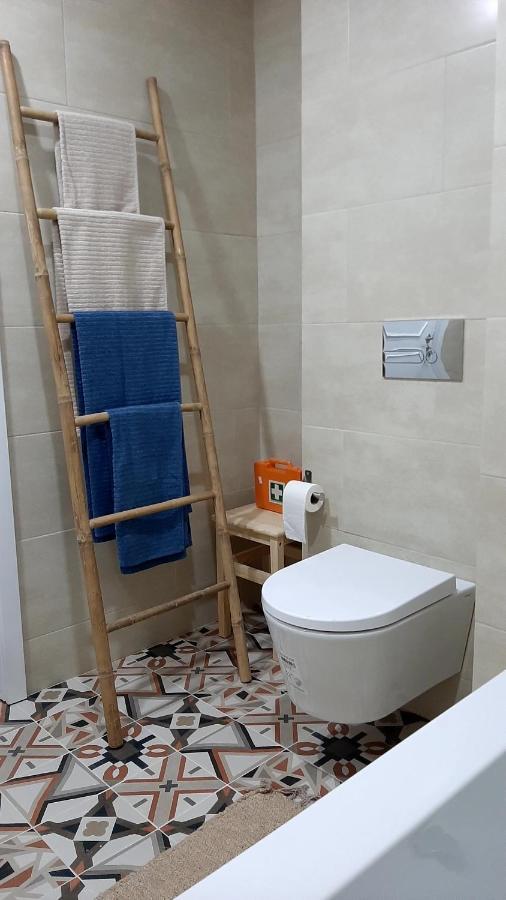 Taol Apartment บีลาโนวาเดกายา ภายนอก รูปภาพ